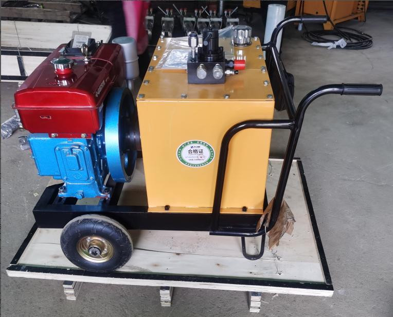 MÁY TÁCH ĐÁ THỦY LỰC 500 TẤN